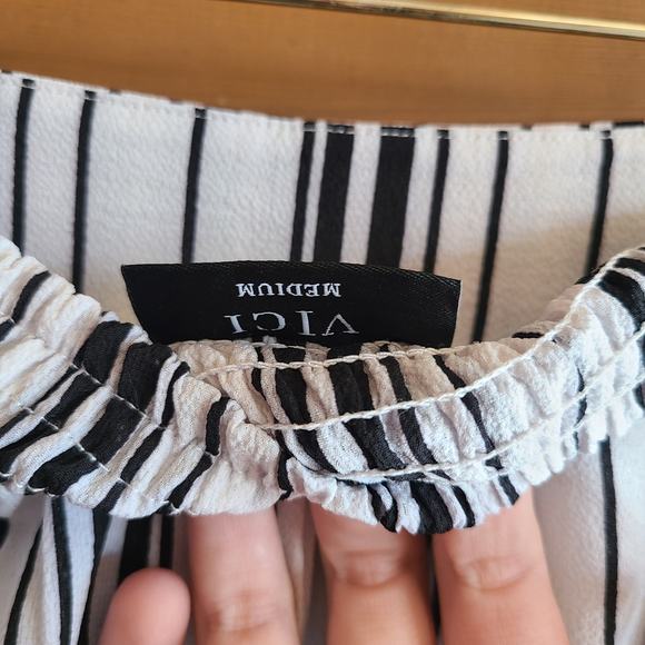 Vici Black White High Rise Wide Leg Flowy Pant Medium Smock Back Bottom - Picture 4 of 4